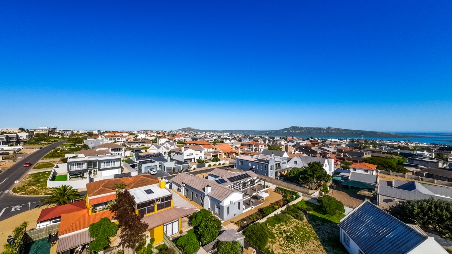 4 Bedroom Property for Sale in Myburgh Park Western Cape